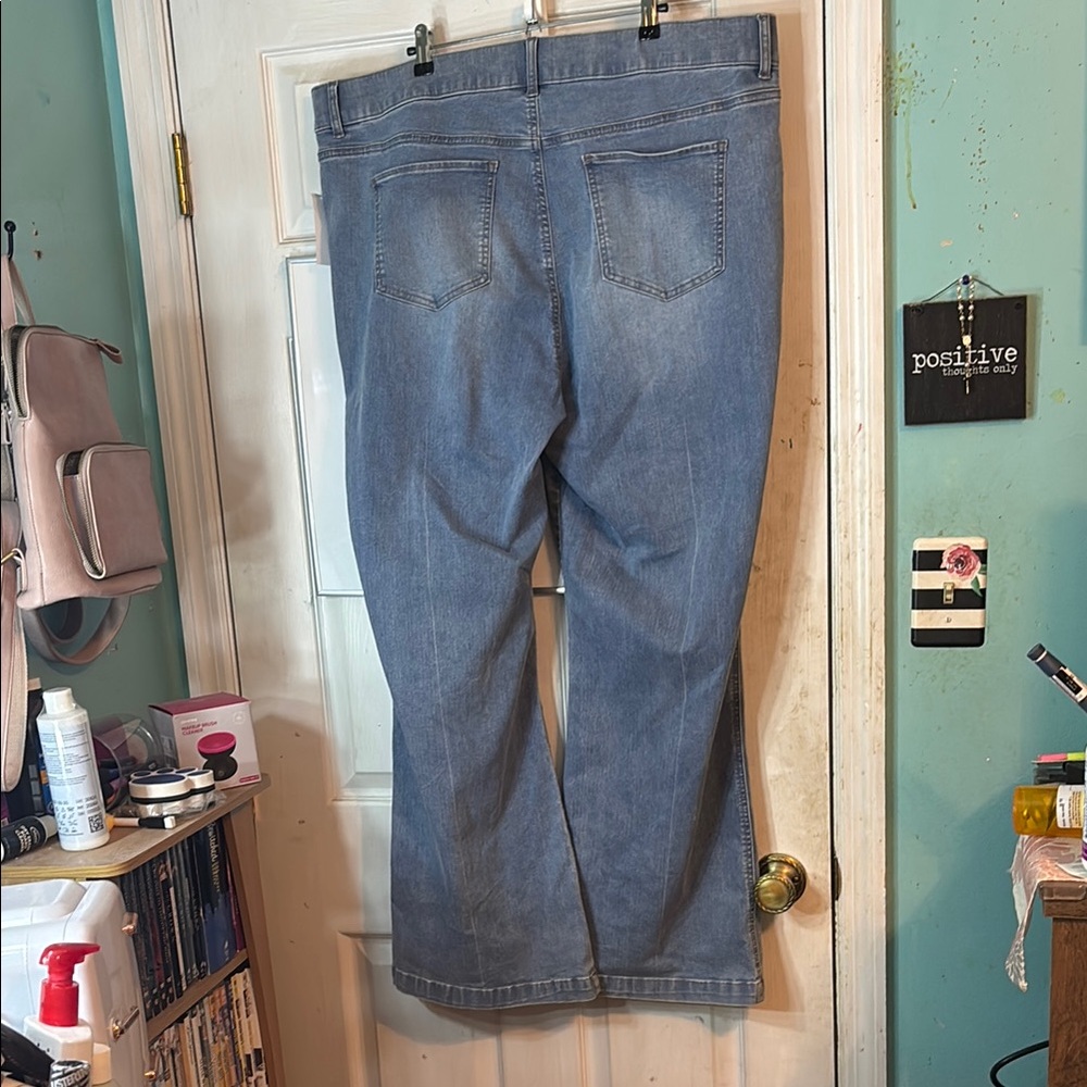 NWT Gloria Vanderbilt Size 20 pull on Blue Flare Jeans - Picture 4 of 6